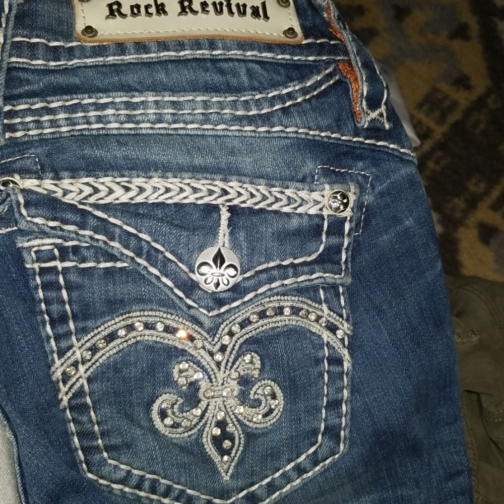 Rock revival Jean's